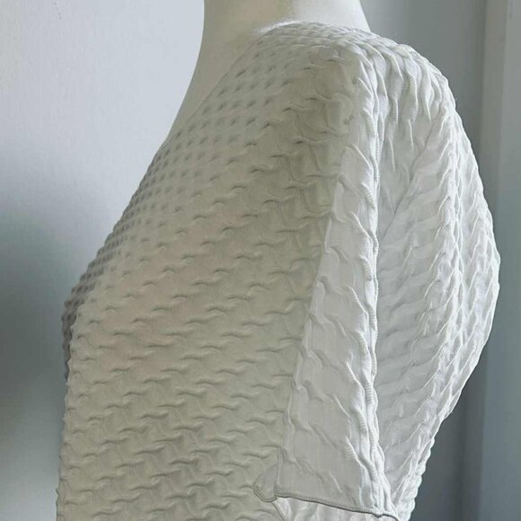 Armani Collezioni White Wave-Textured Luxe Knit Top – EU 44 - Picture 3 of 9